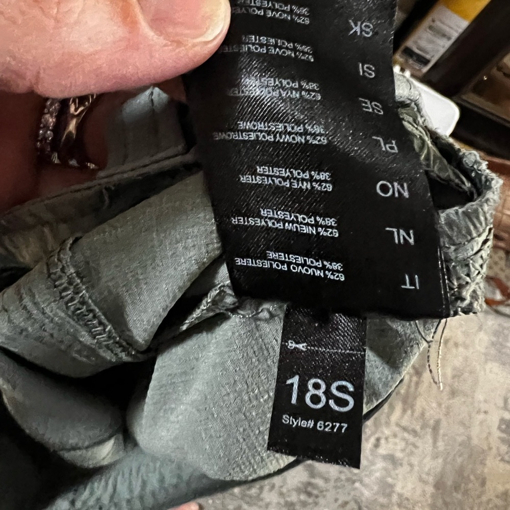 Kuhl Horizon 5” Cargo Shorts in Fern Green - Picture 7 of 8